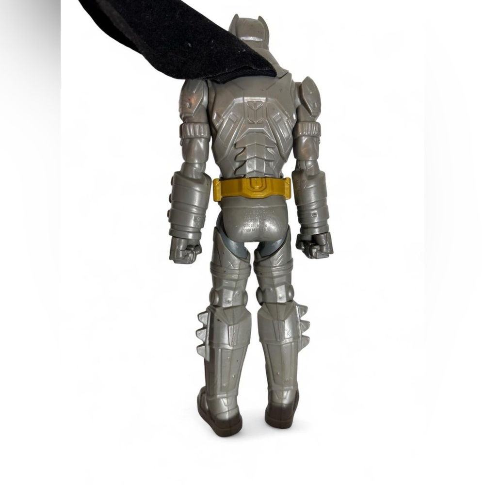 DC Batman vSuperman Armored Batman 12" Action Figure Mattel 2015 Dawn of Justice - Picture 4 of 4